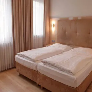 Am Kurfürstenplatz - Messe Hotel